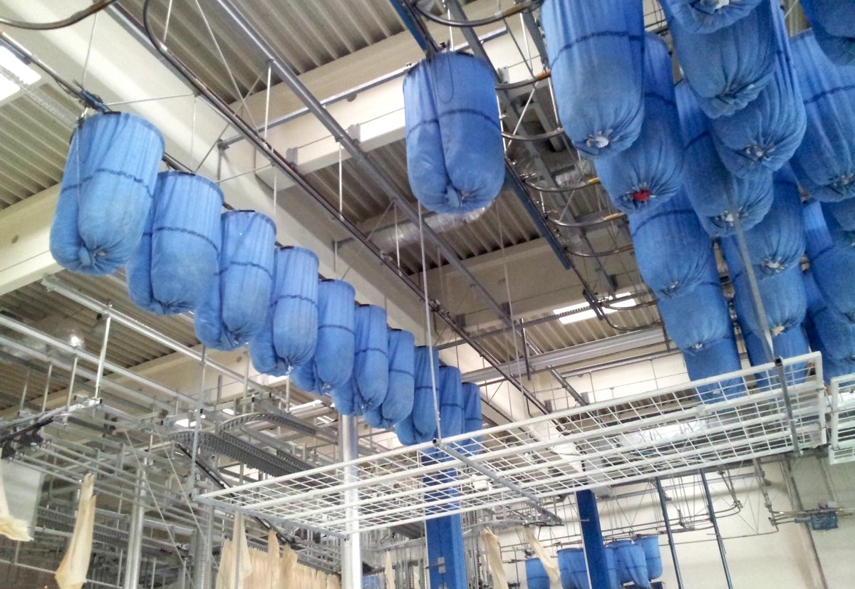 Air conveyors